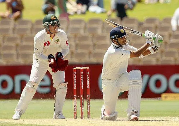 rahul-dravid-of-india-sweeps-with-brad-haddin-of-australia-looking-on-picture-id137777519-800